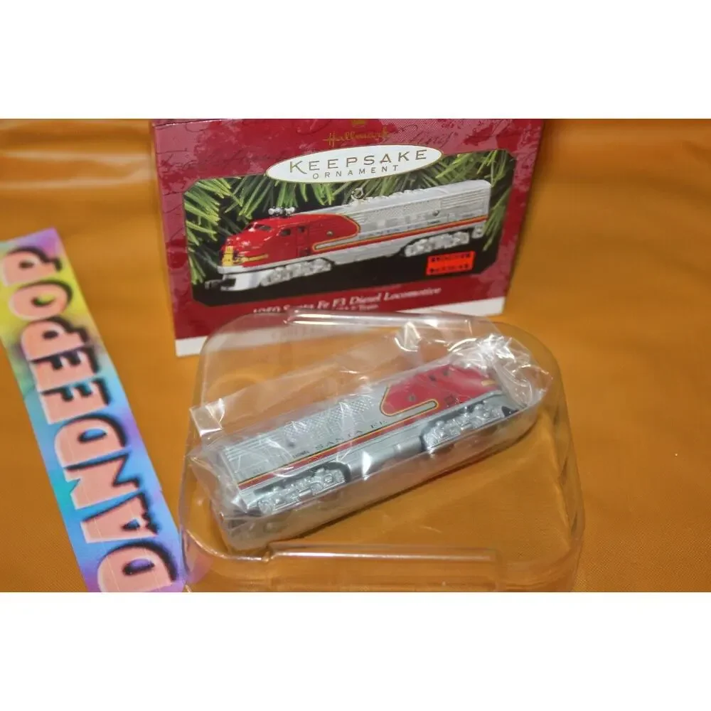 Hallmark Keepsake Santa Fe F3 Diesel Locomotive Lionel Train Holiday Ornament 97